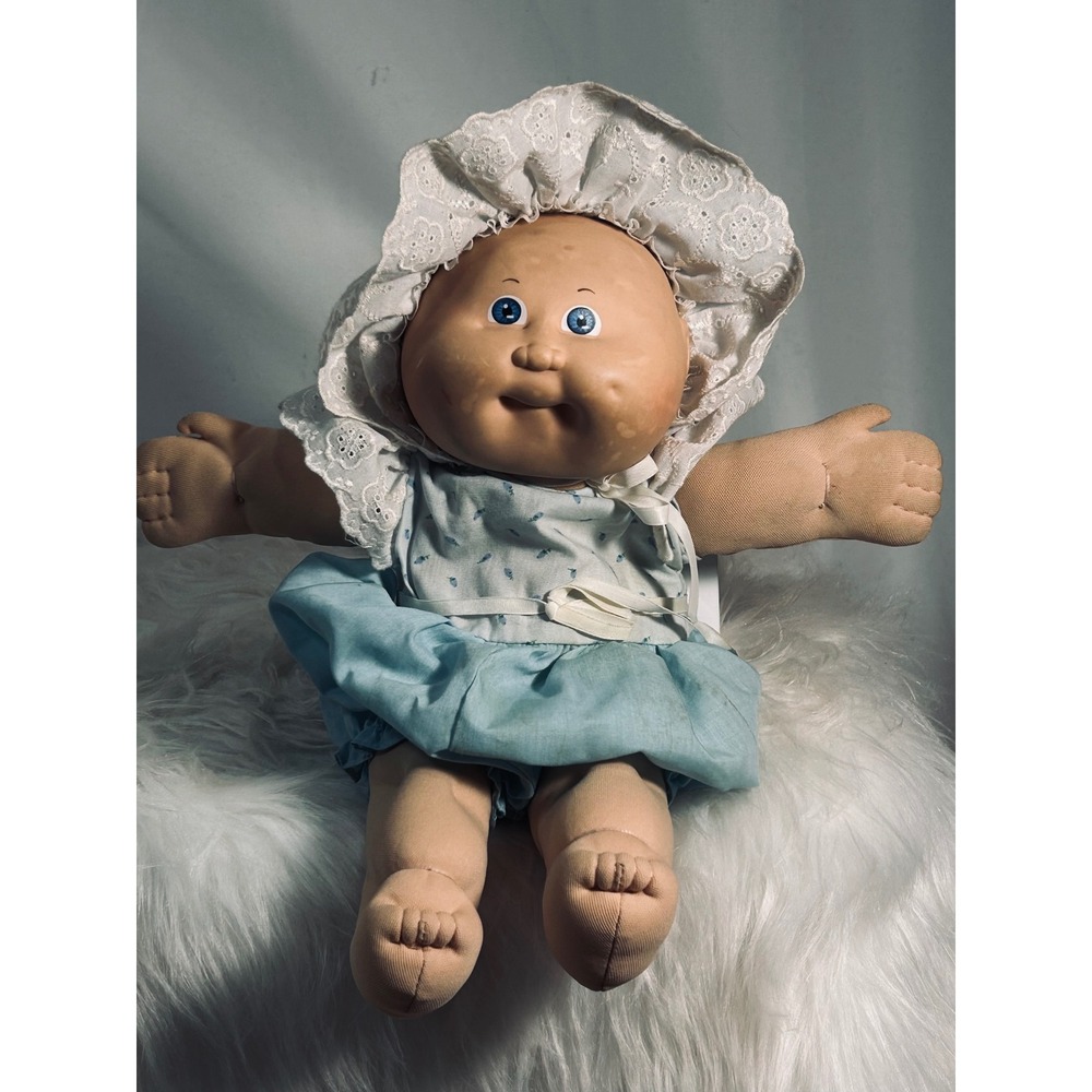 Vintage 1985 Cabbage Patch Kids Coleco Doll Blue Eyes Lace Bonnet Red Signature